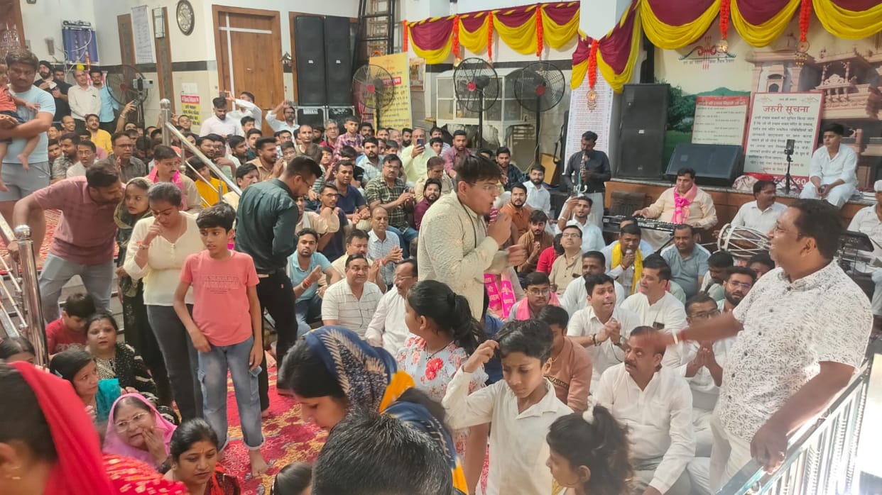 Bhajan evening organized in ancient Shri Shyam temple