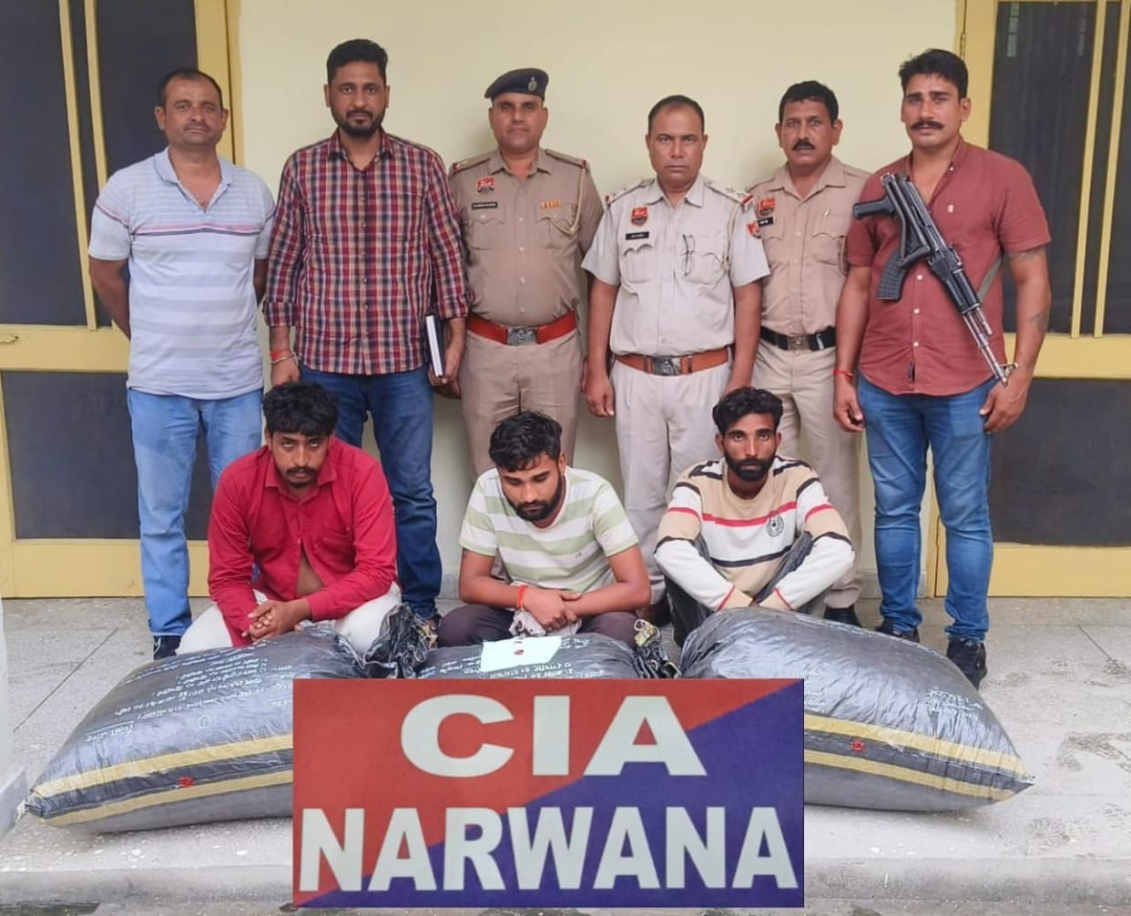 Three accused of drug smuggling arrested in two vehicles