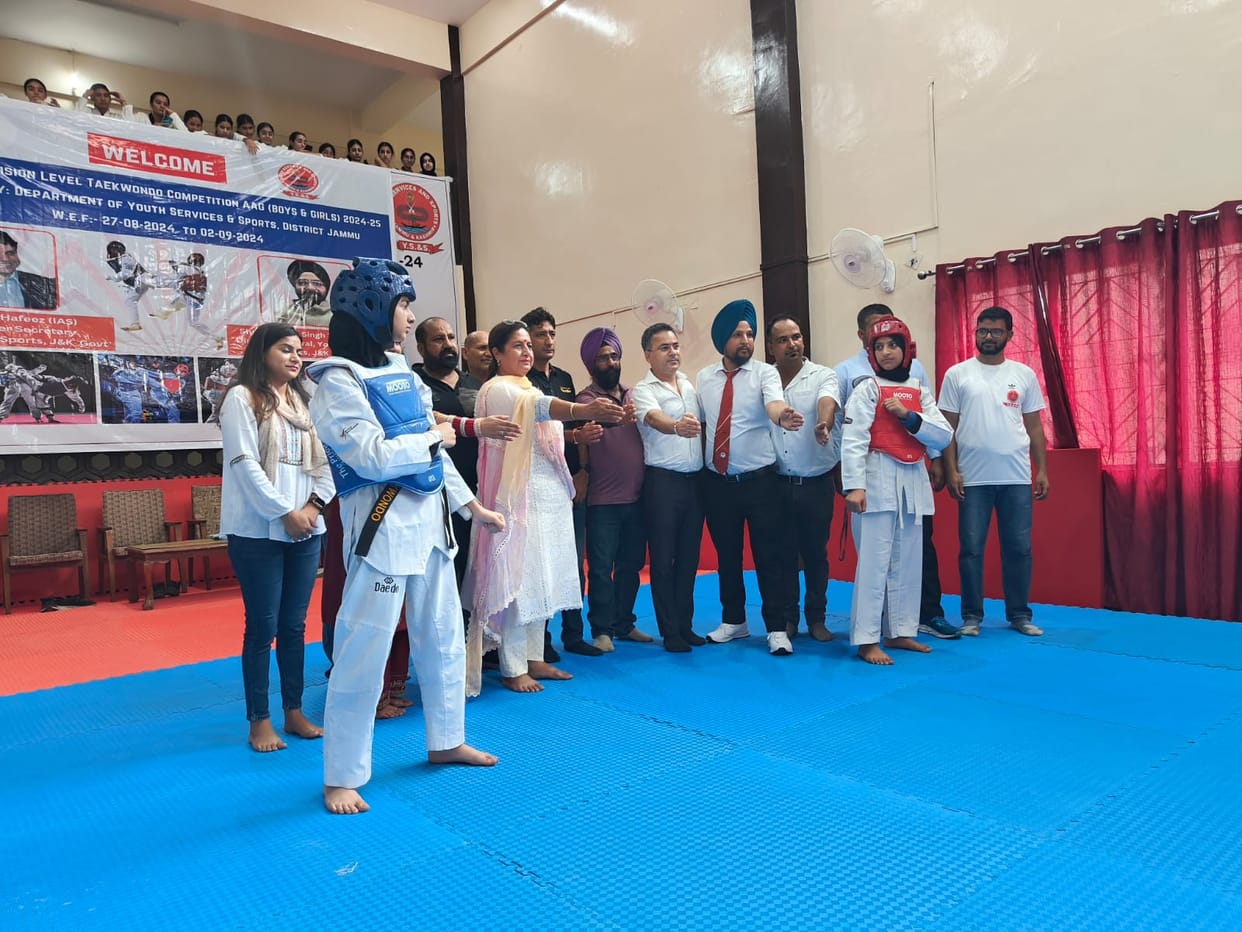 Minali Got first Position in 32 Kg Category