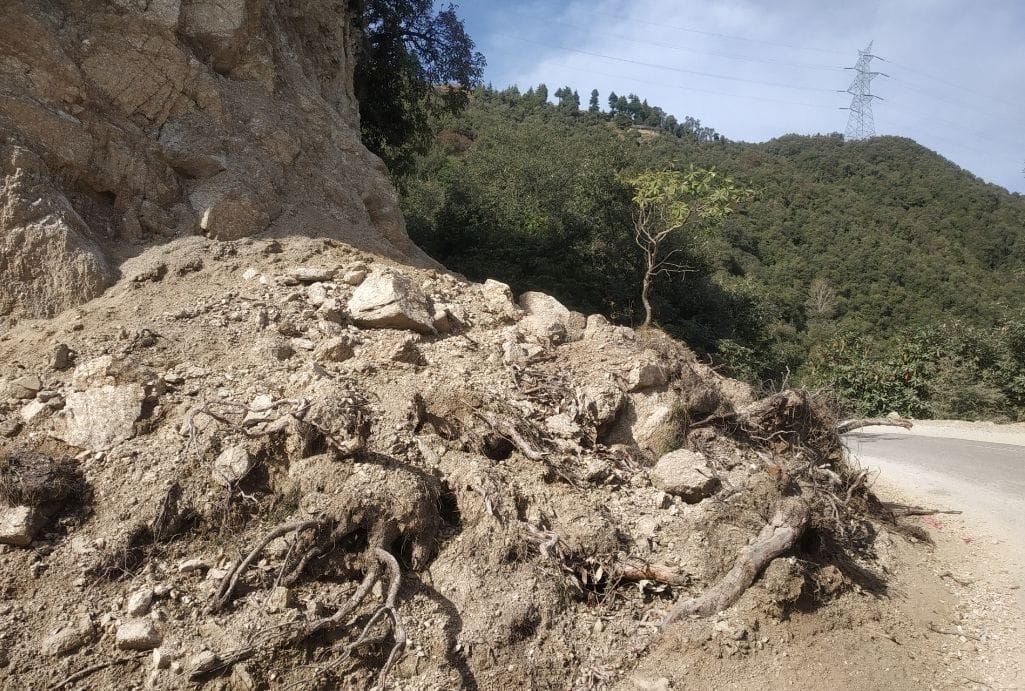Piles of debris on the roadside from Chuwadi to Jot