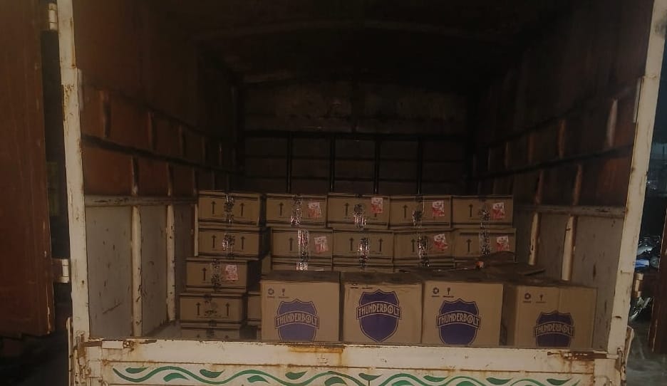 110 boxes of illegal country liquor recovered from tempo