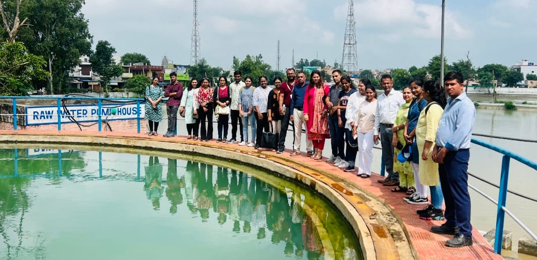 22 students from Pune visited STP