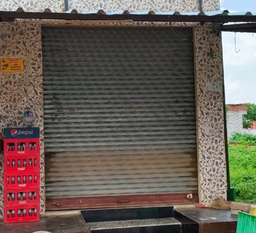 Quack threatens Deputy CMO if he seals his shop, he will set it on fire