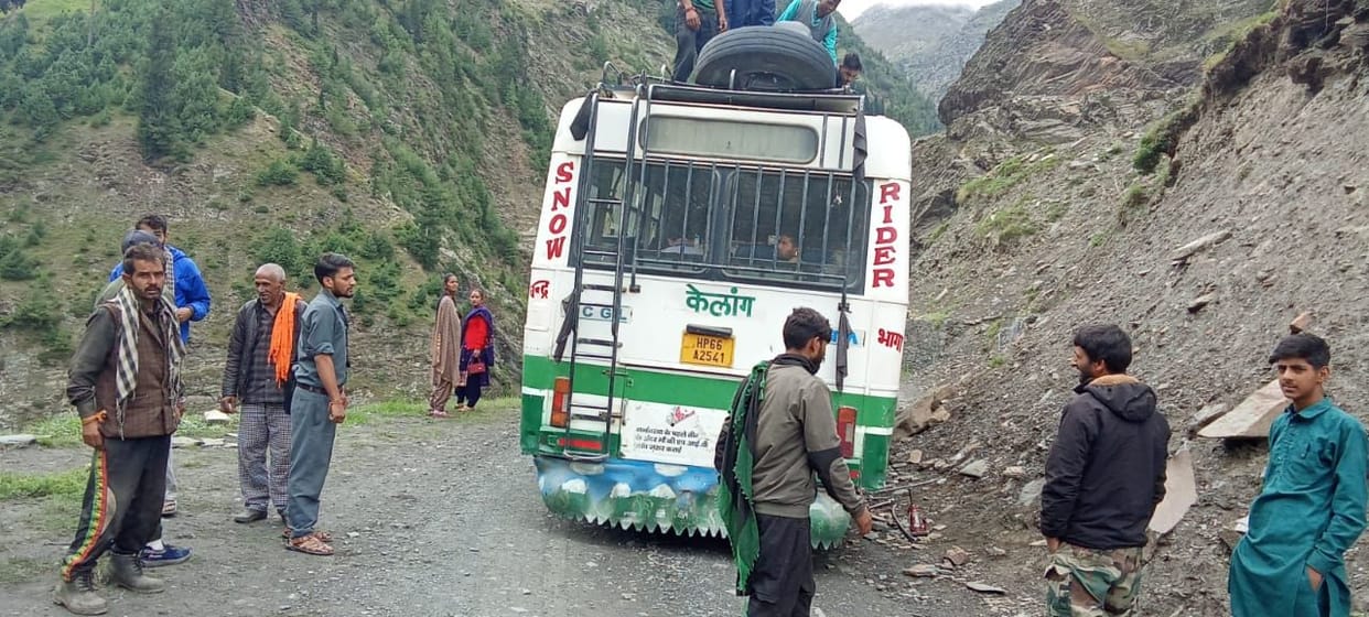 The bus leaving from Kilar for Chamba broke down on the way.