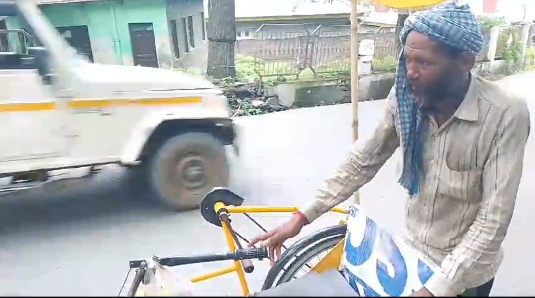 Dilip of Kanpur reached Manimahesh Yatra for the third time on wheel chair