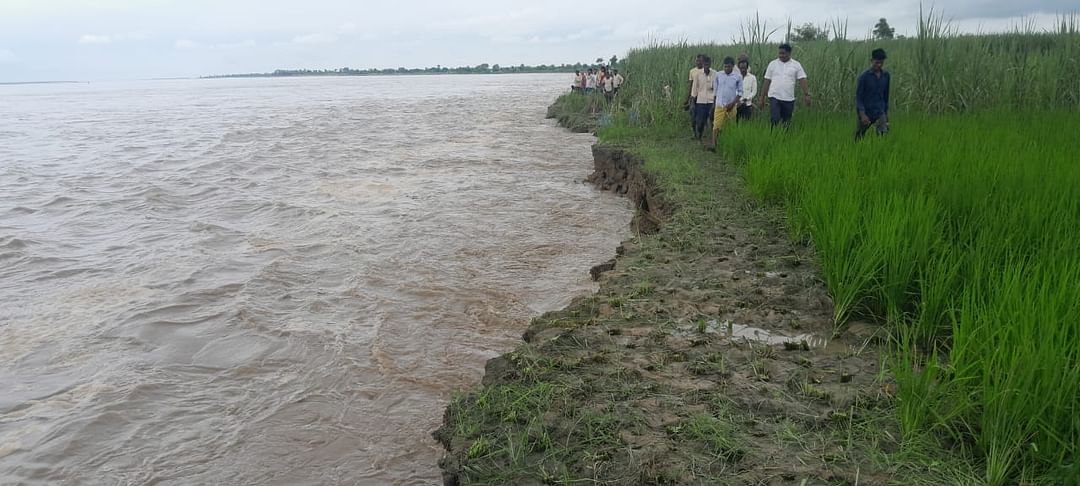 School in the grip of Ghaghra river erosion villagers are migrating