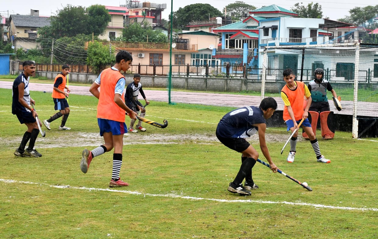 Nadaun defeated Gauna Karaur in hockey competition
