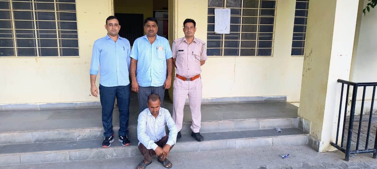 खंडेला पुलिस ने महिला कर्मचारी से मारपीट और दुष्कर्म का प्रयास करने की आरोपी को किया गिरफ्तार