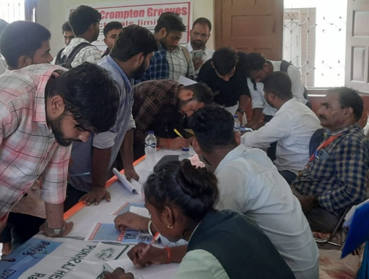 162 candidates submitted documents in the employment fair.