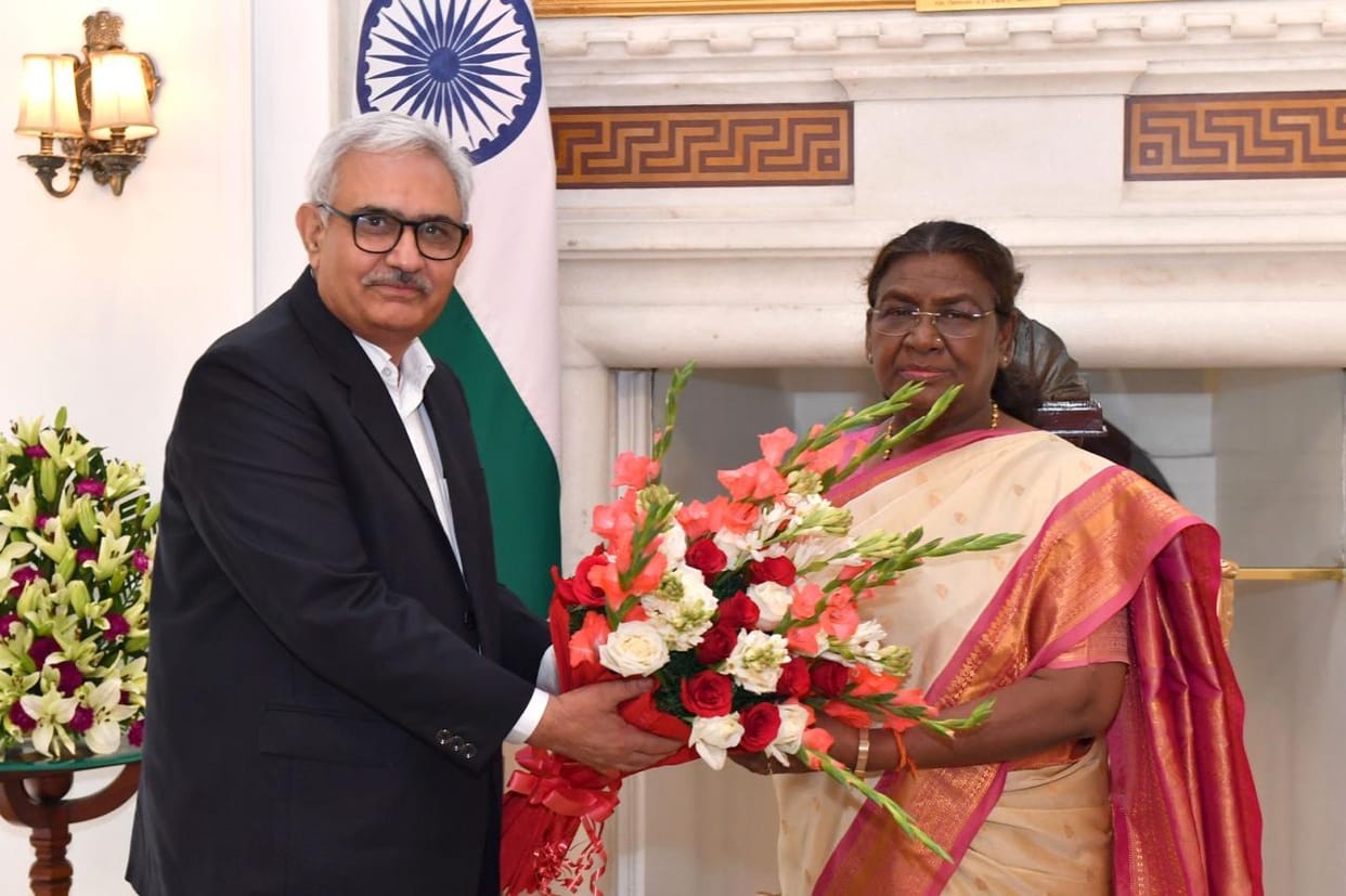 Formal invitation given to the President for the convocation ceremony of Chaudhary Devi Lal University.