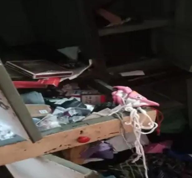 Theft in the houSikar : Thieves raided the house of a family that had gone to visit Mahakal, took away jewelse
