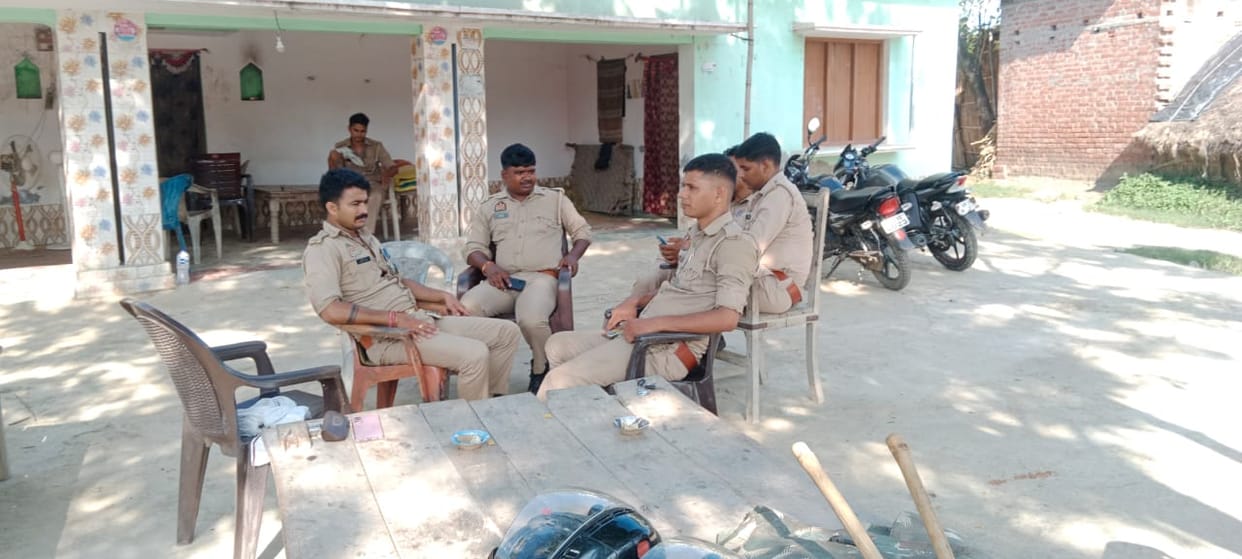 Fight between two parties in Dareripurwa village, PAC deployed