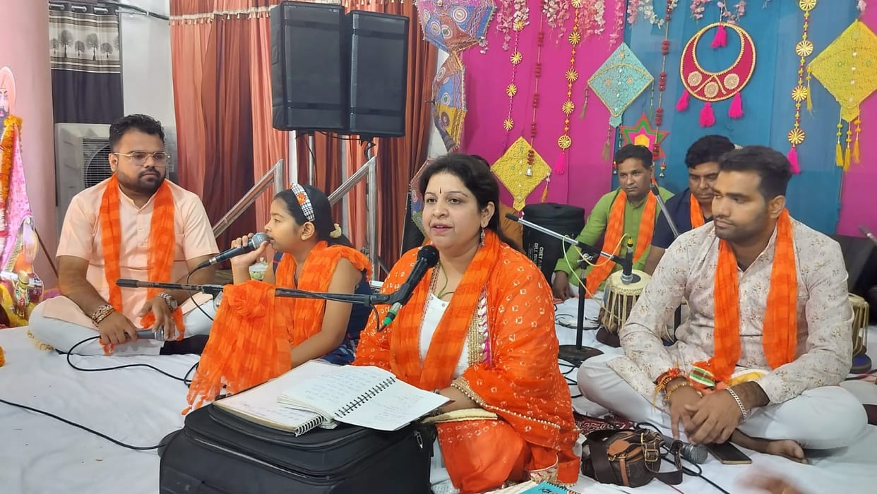 The juice of Krishna devotion rained in abundance in Tarangotsav