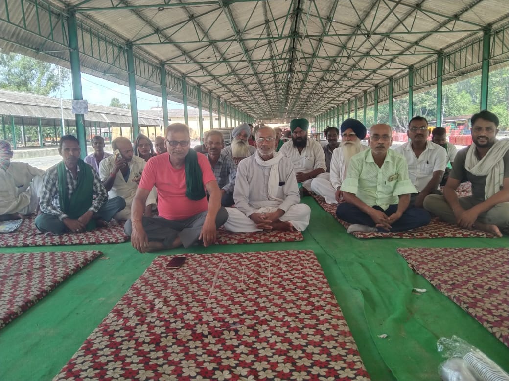 The protest of Kisan Mazdoor Sangathan continued on the second day as well