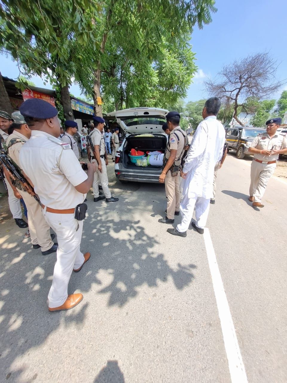 RPF and police personnel checked vehicles by setting up checkpoints.