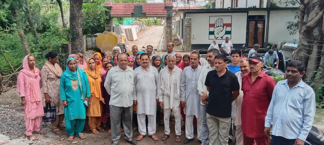 People met the minister and raised their demandsFarming should be stopped on the banks of Pong Lake