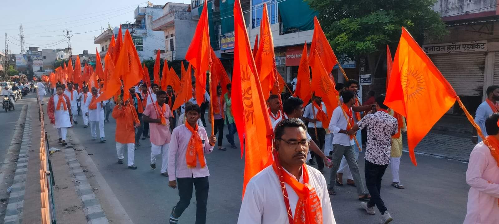 Vastu Tips for Dhwaja Hoisting on House Roof Bring Positive Energy Wealth Happiness disprj