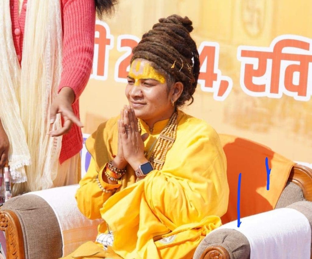 Chhindwara Sadhvi Reena Raghuvanshi, who withdrew money from Mahant's account, announced a reward of Rs 10,000