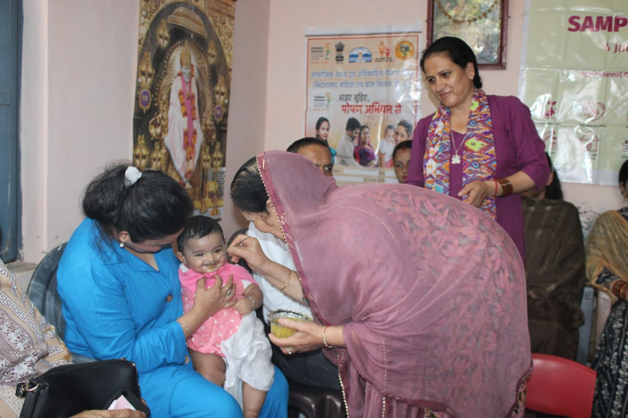Baskets of balanced diet given to pregnant women