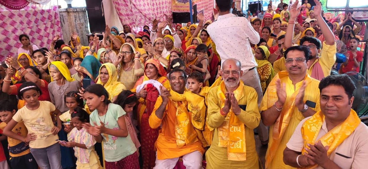 Narrated the incident of Shri Krishna's birth in Shrimad Bhagwat Katha