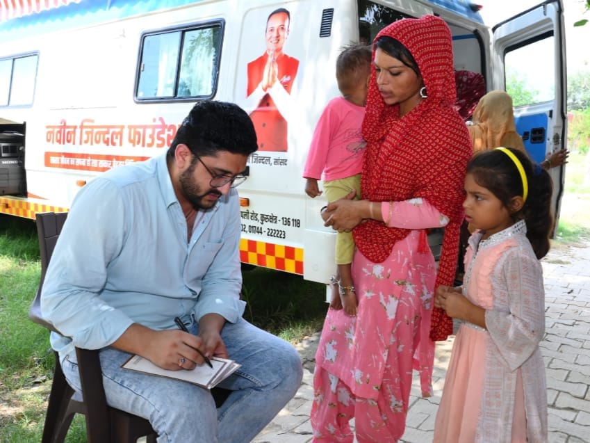 Mobile medical unit van is providing relief to people suffering from diseases