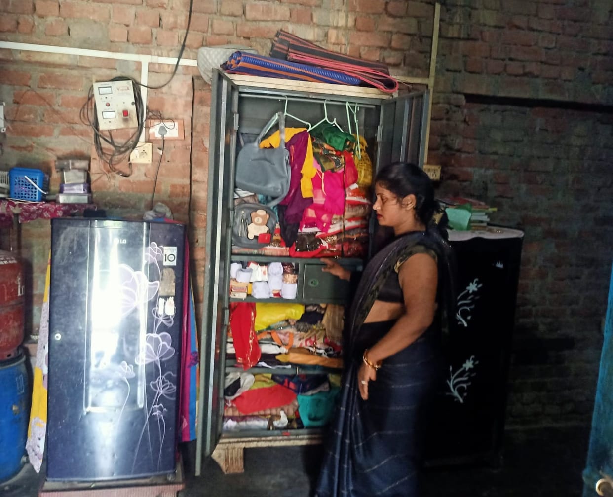 Miscreants took family hostage and looted Rs 4.5 lakh