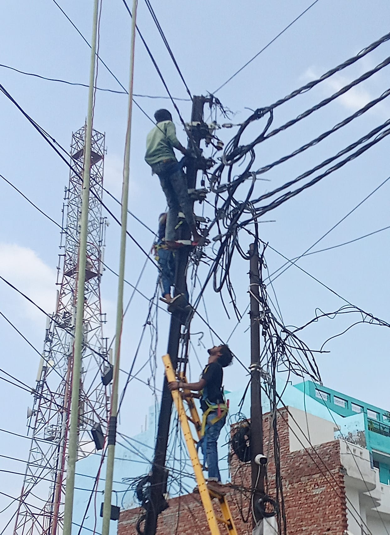 Electricity supply stopped for seven hours, people wailing in the heat