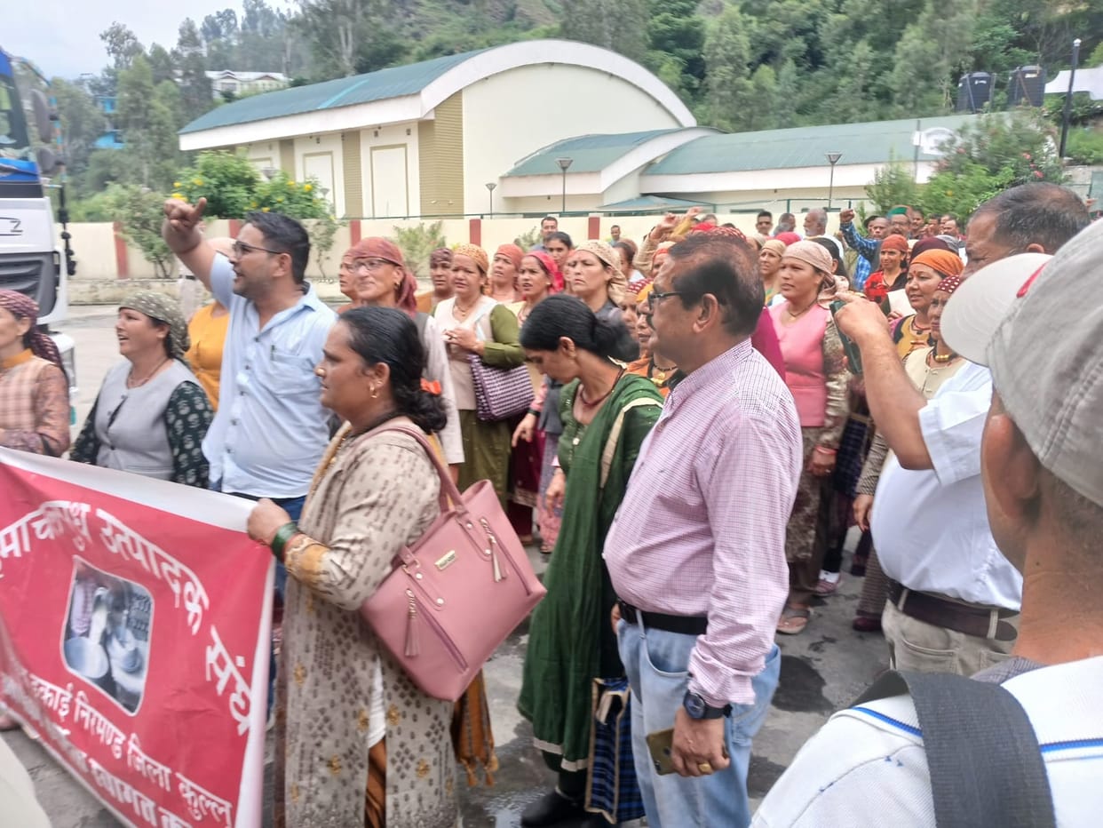 Hundreds of cattle farmers demonstrated outside the milk plant in Dattanagar.
