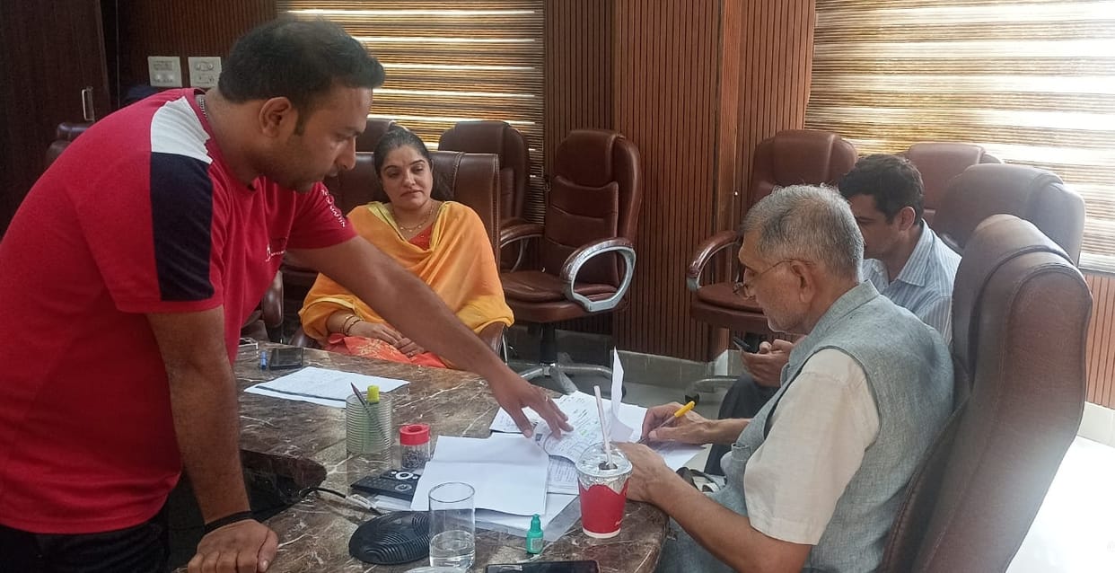 4 complaints came in Janata Darbar