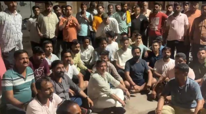 Bikaner : Youth celebrating birthday party in the middle of the road misbehaved, two communities face to face