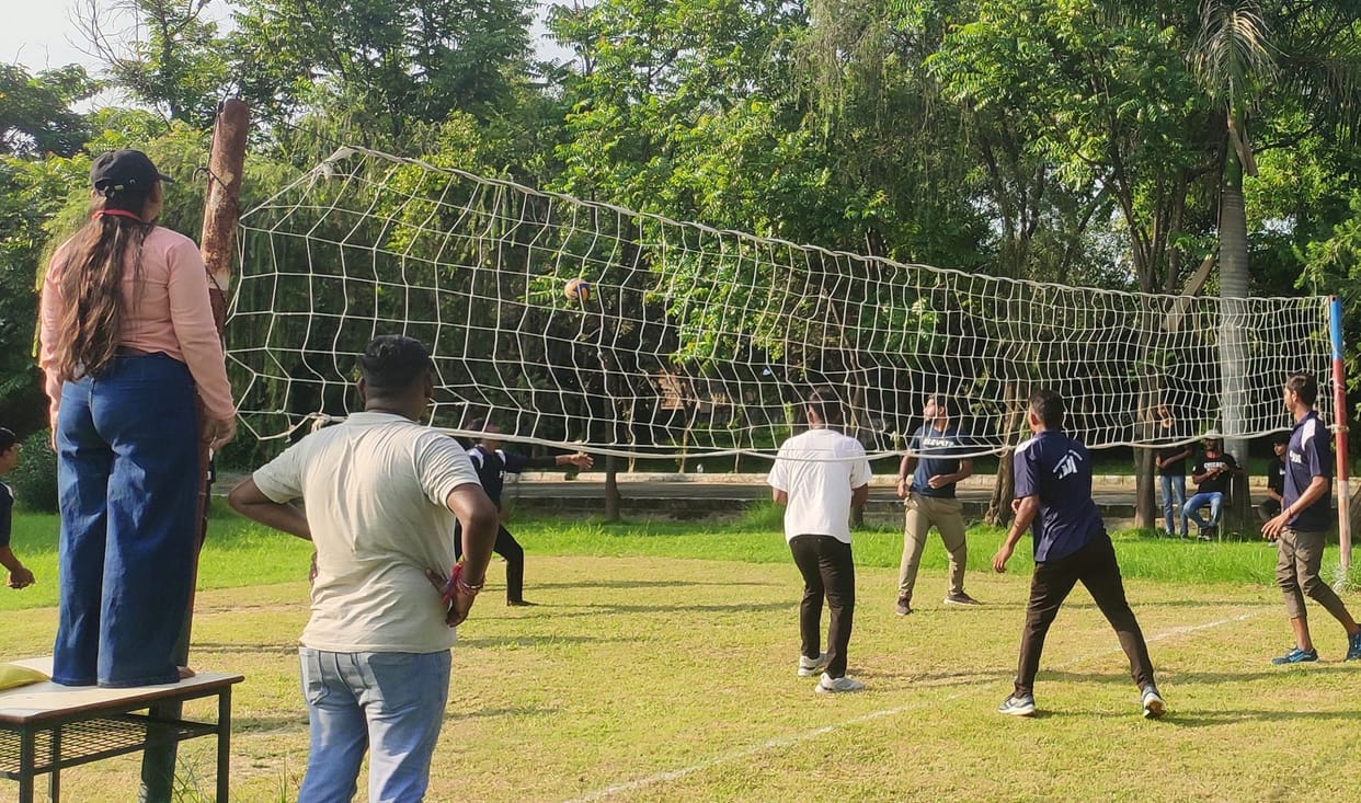 Aarushi's team won in tug of war