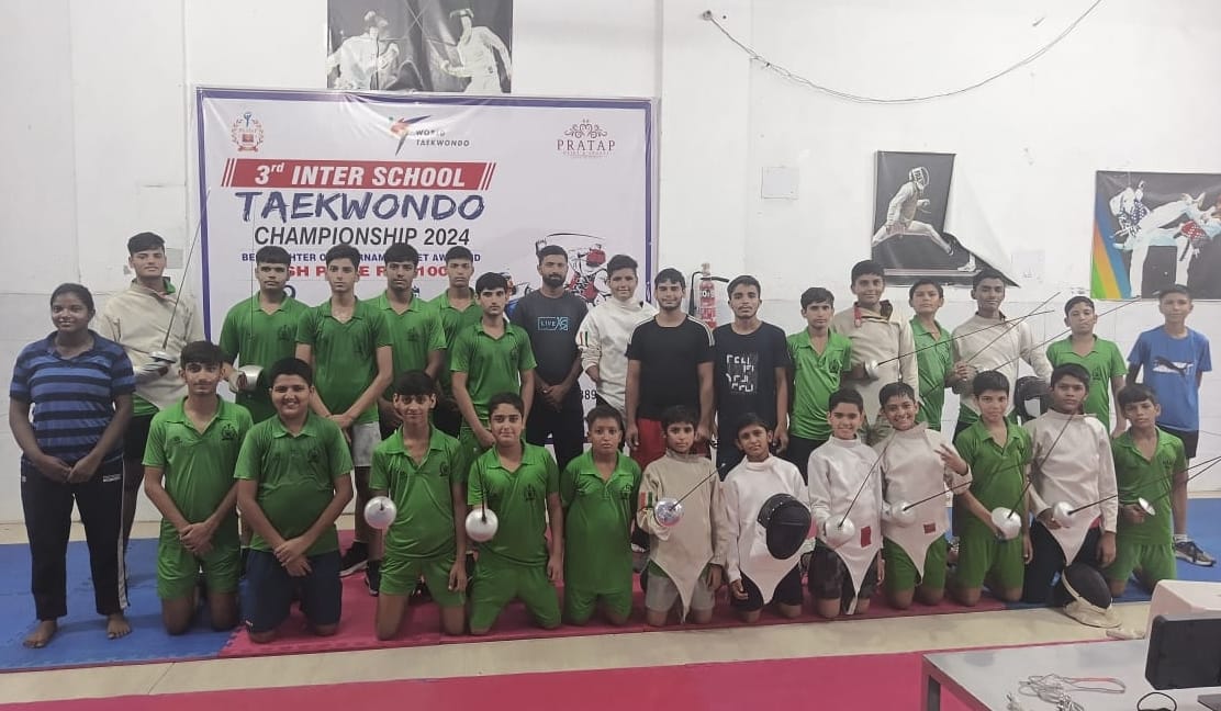 34 winners of fencing were welcomed in the school