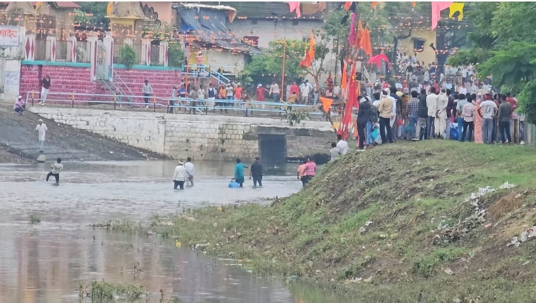 Chhindwara News Bloody Gotmar is being played in Pandhurna more than 35 people injured so far