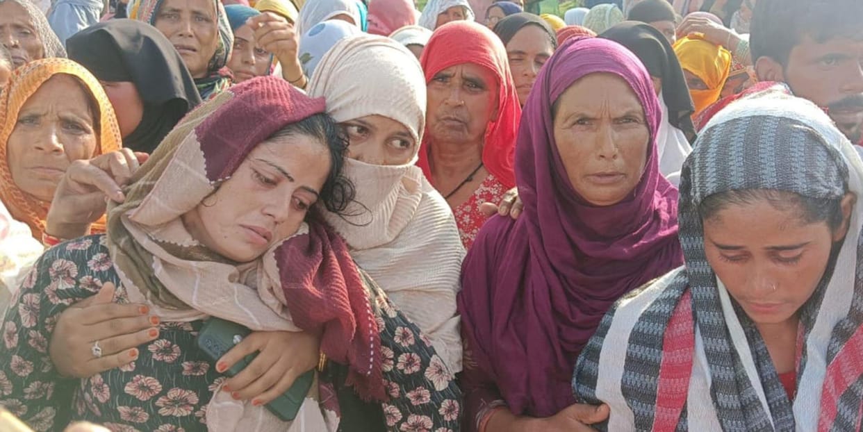 Highway blocked due to death of youth injured in fight