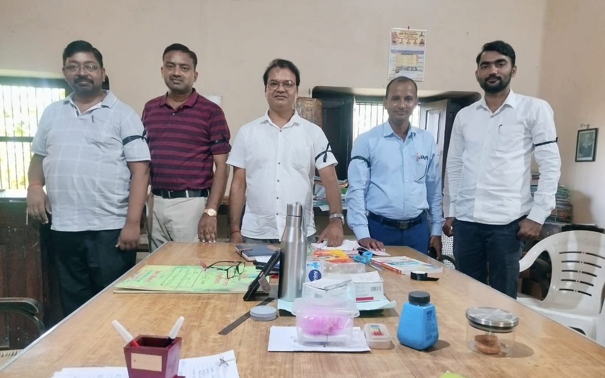 Demand for restoration of OPS, worked wearing black band