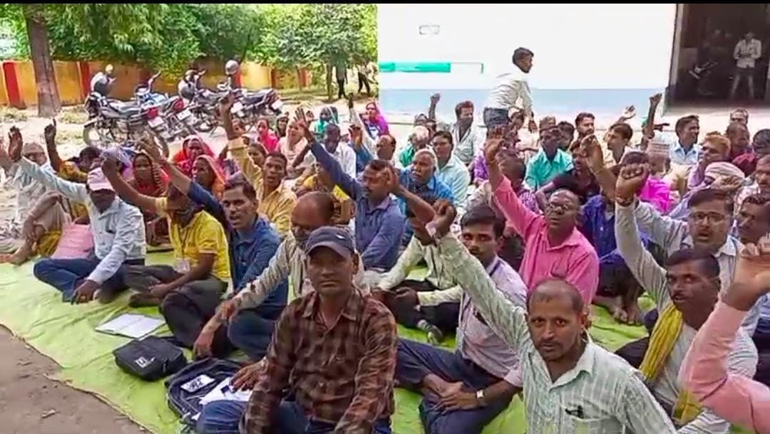 The fraud victim depositor family staged a sit-in protest at Krishi Bhavan