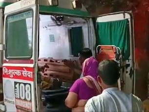 प्यार में धोखा मिलने पर युवती ने काटी हाथ की नस।
