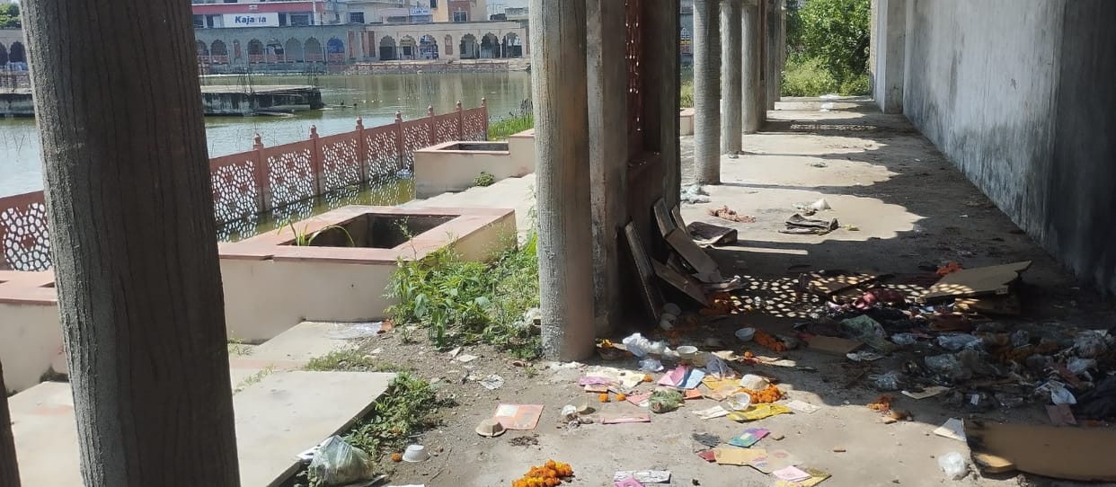 Inspection of Naurangrai pond and Rambagh, dirt found