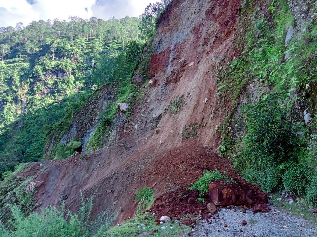 Badrinath Highway closed, wheels of vehicles stopped for five hours
