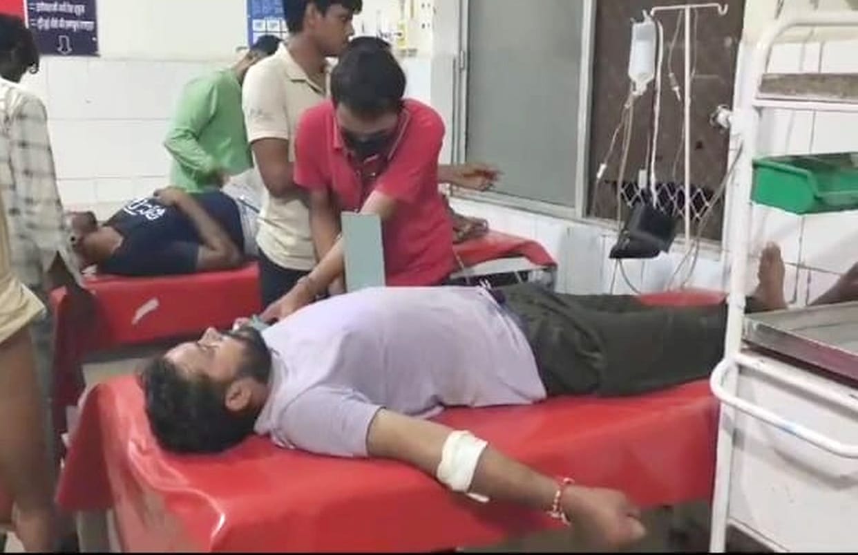 The young man went to the doctor after being bitten by a snake. He placed it on the table and said - this is the one who bit me.