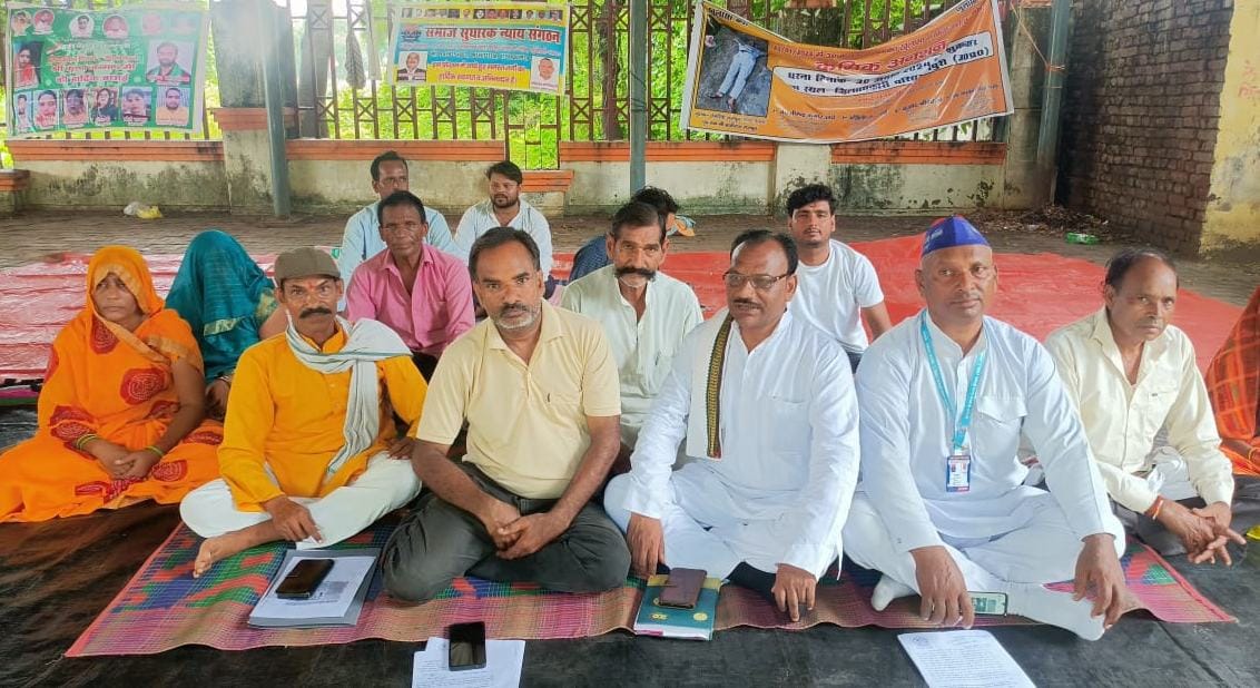 Started hunger strike to arrest murderers