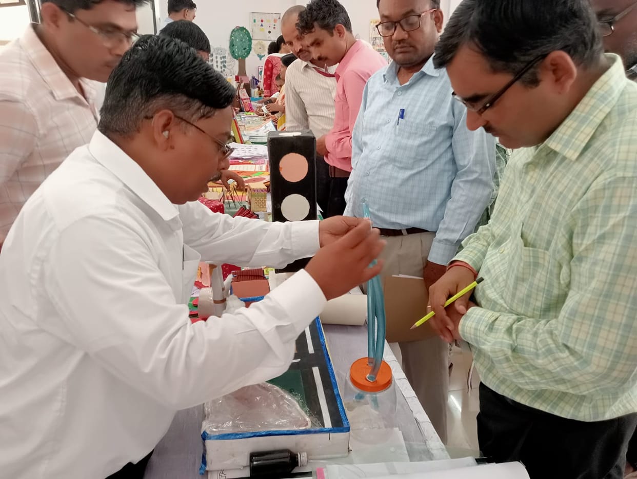 Biology lecturer and math teacher were first in innovation