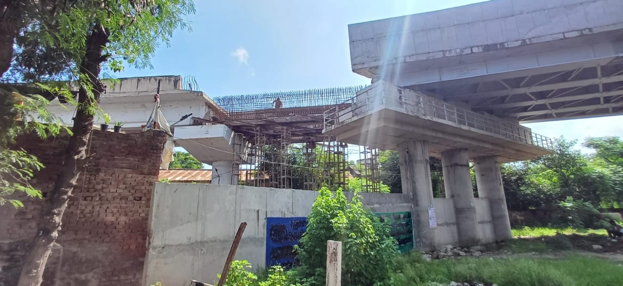 Incomplete overbridge at Nanheda gate since four years