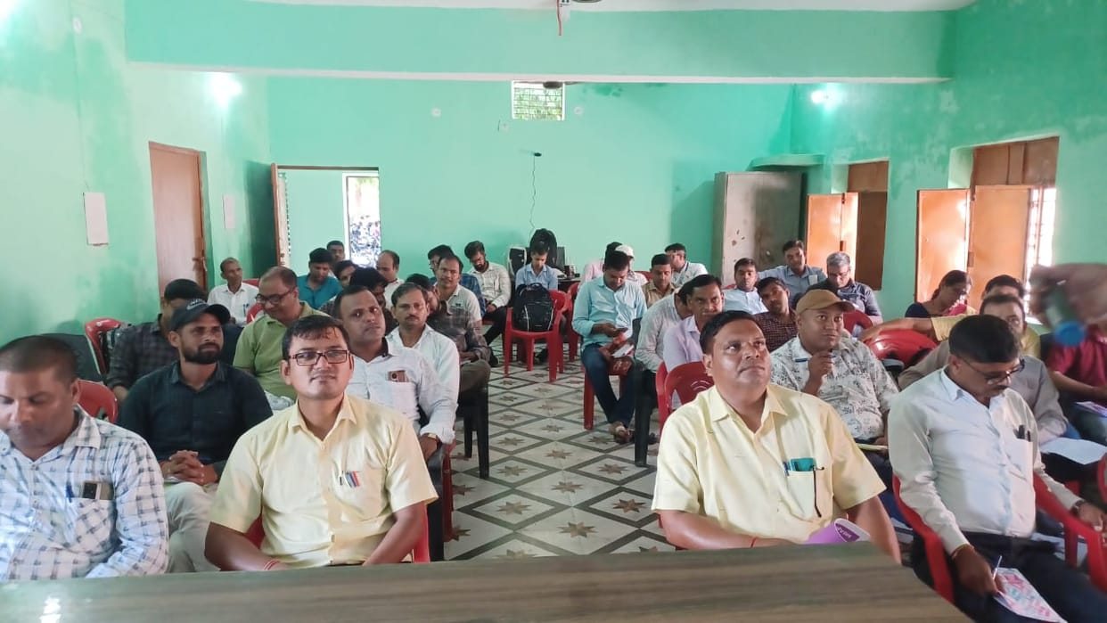 Teachers were given training under Nipun Bharat Mission