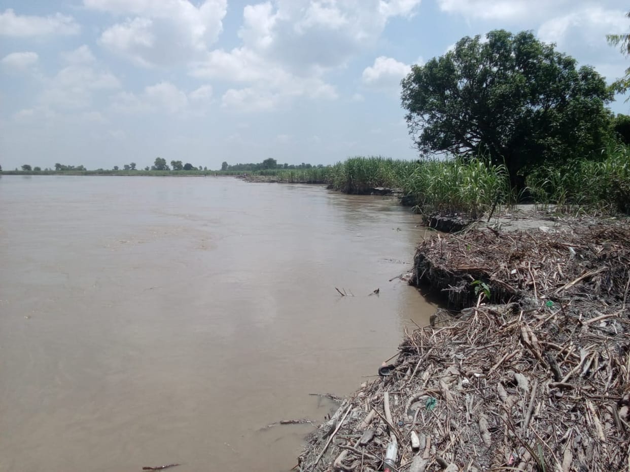 Sharda river is in spate, mass labour could not be done due to strong current
