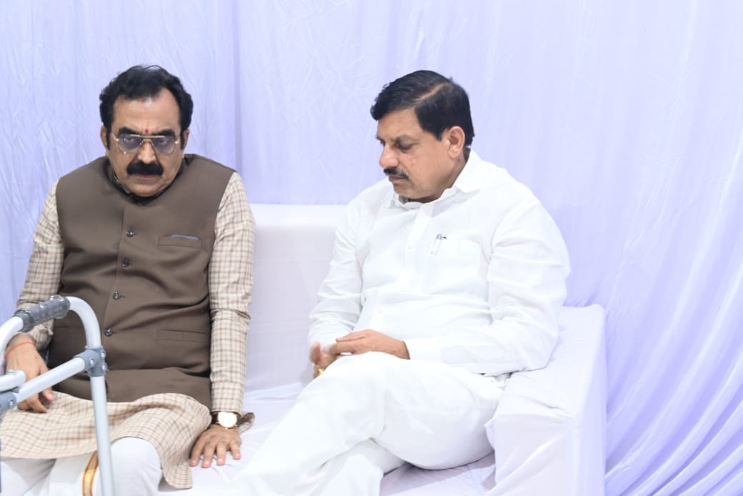 The Chief Minister became emotional after narrating his father's memoirs