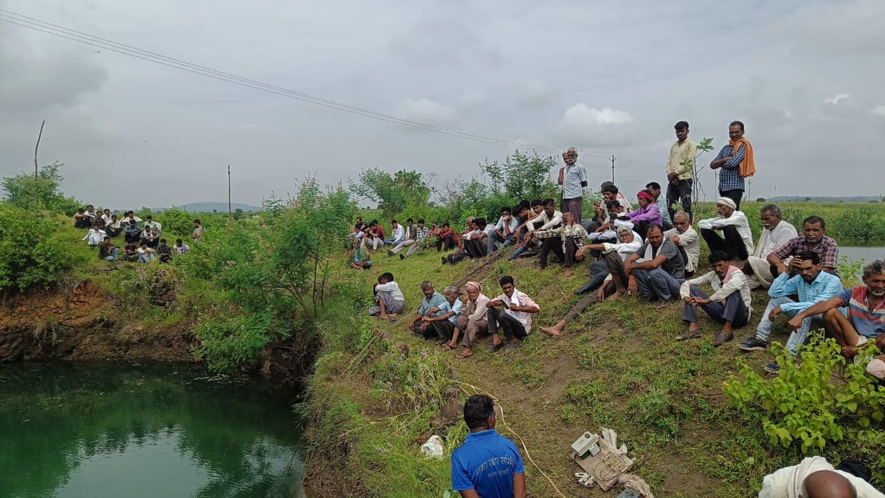 Slipper was kept on the parapet of the well and the dead body of the missing youth was found inside the well.
