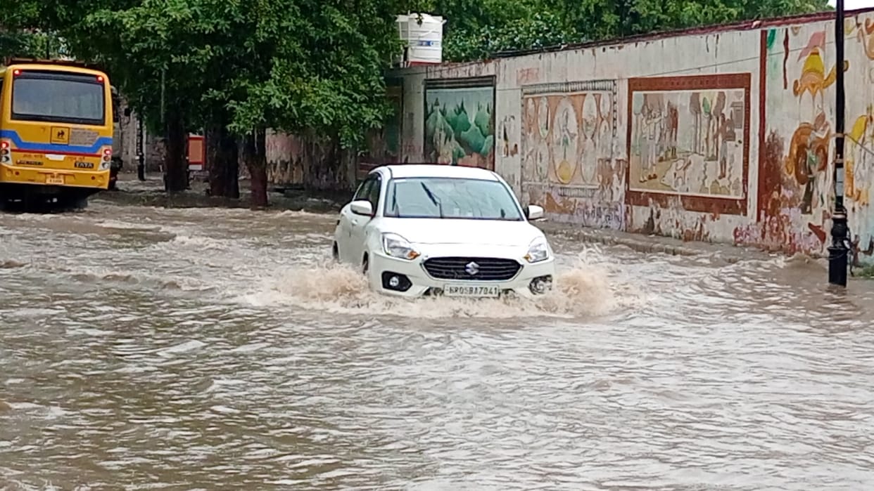 Badra rained heavily, waterlogging in the city exposed the claims