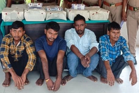 Four arrested with Ajna cards worth 84 lakhs