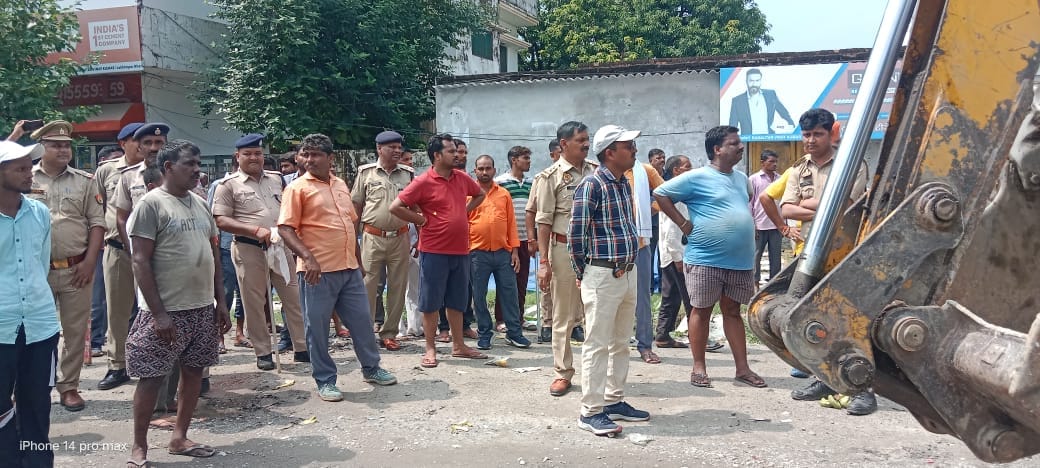 Encroachment removal drive was carried out without any notice, floor and tin shed were broken